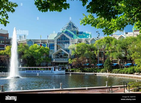 Cambridgeside Galleria Shopping Mall And Charles River Boat Co Boat