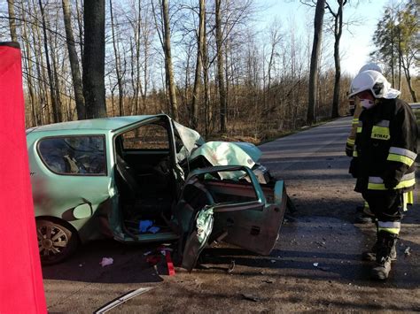 Tragiczny wypadek na trasie Stare Siedlisko Piórkowo Kierowca żyje