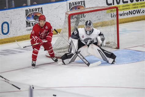 Hampton Slukynsky named USHL Goaltender of the Year - Roseau Times-Region