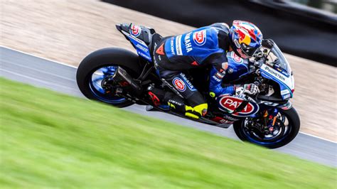 Razgatlioglu Vince Il Triello Della Superpole Race A Donington Park