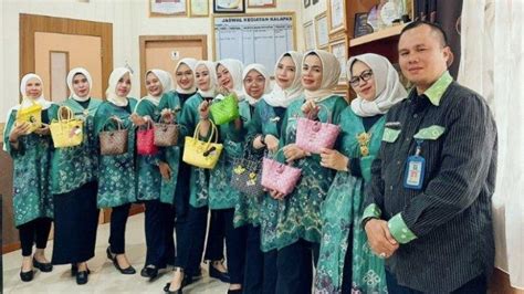 Lestarikan Budaya Lokal Narapidana Lapas Perempuan Palembang Dilatih