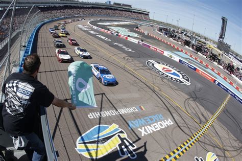 Des amendes de 100 000 pour 5 chefs d équipe de NASCAR Cup Denny