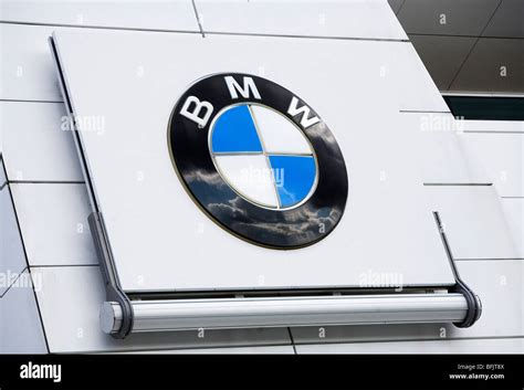 Bmw car sign logo hi-res stock photography and images - Alamy