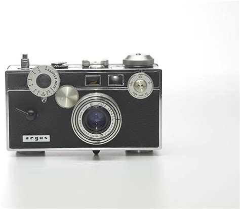 Vintage Argus C3 35mm Rangefinder Brick Camera Pinhole