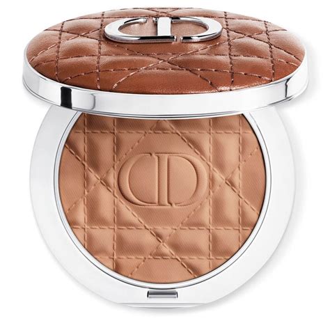 Dior Forever Nude Bronzer Velvet Mat ve Doğal Bronzluk Etkisi