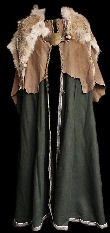 Cloaks Green Wool And Wolves On Pinterest Viking Clothing Medieval