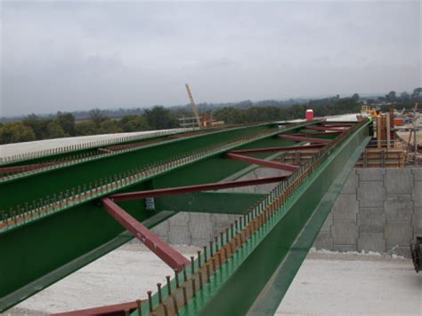 Shear connection in composite bridge beams - SteelConstruction.info