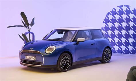 Oliver Heilmer Presenta La Quinta Generación Del Icónico Mini Cooper