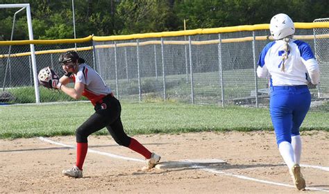 Big Week For Grooms Lady Warrior Softballers The Ripley Bee