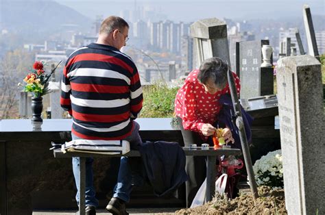 Katolici U Tuzli Obilje Avaju Blagdan Svih Svetih Foto Tuzla L Ve