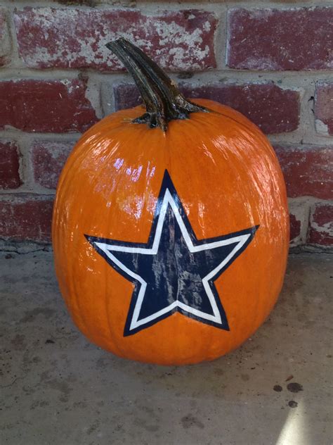 Painted Dallas Cowboys Pumpkin | Dallas cowboys decor, Pumpkin halloween decorations, Painted ...