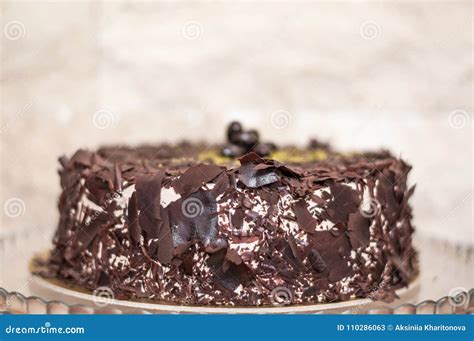 Torta De Chocolate Oscura Con Crema Imagen De Archivo Imagen De