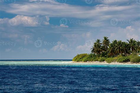 maldives tropical paradise beach landscape 17307727 Stock Photo at Vecteezy