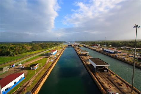 El Canal De Panamá Anuncia Que Aumentará Tres Pasos Más Diarios De