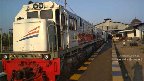 Kereta Galleri Stasiun Sumobito Terbaru