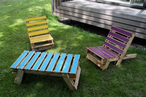 20 Easy Reclaimed Wood DIY Garden Projects