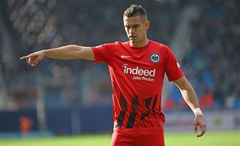 Eintracht Frankfurt Star Stürmer Rafael Borré Erwägt Abschied Im Winter