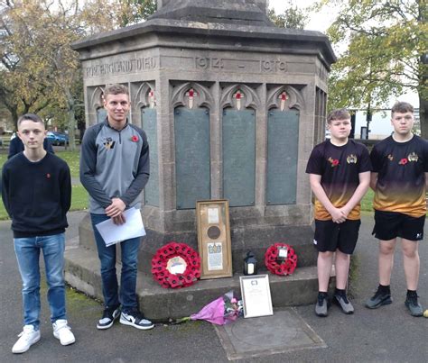 Boxer Promotes Remembrance To Armley Youngsters West Leeds Dispatch