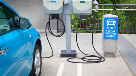 Five Tips For Overcoming Electric Vehicle Range Anxiety