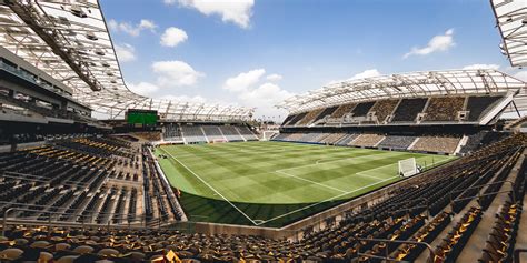 LAFC Explodes Onto L.A. Sports Scene With Beautiful Banc of California Stadium