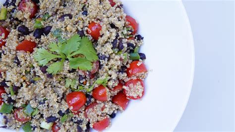 Receita FIT Salada de Quinoa e Feijão Preto Manual da Fer