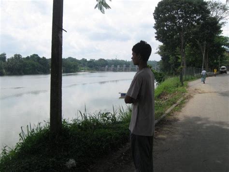 Polgolla Dam across Mahaweli river