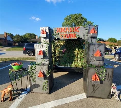 Trunk Or Treat Entry Gates To Jurassic Park Dino Party Dinosaur