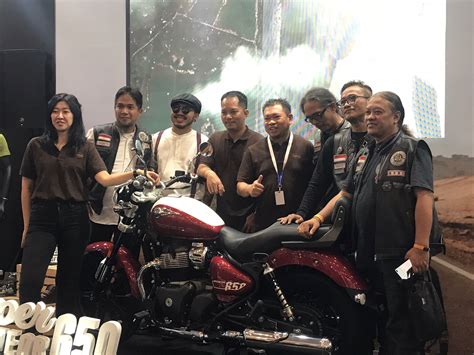 Royal Enfield Super Meteor Hadir Dalam Varian Tourer Dan Cruiser Di