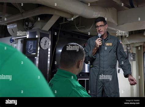 Atlantic Ocean Nimitz Class Aircraft Carrier Uss Abraham Lincoln Cvn 72 Commanding Officer