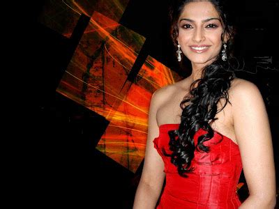 HOT SEXY PICS Sonam Kapoor Hot Photos