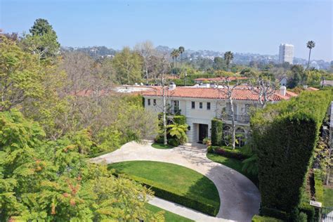 Beverly Hills mansion where Menendez brothers murdered their parents ...