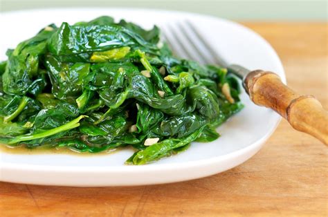 Spinaci In Padella La Ricetta Del Contorno Saporito E Salutare Da