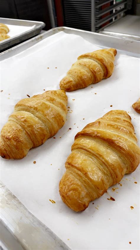 Croissants R Baking