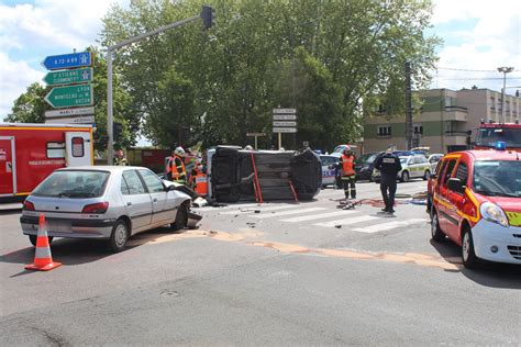 Loire Roanne violente collision avenue de Paris un blessé grave