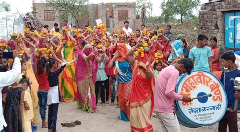 सालरिया में कलश यात्रा के साथ पंच दिवसीय श्री मनकामेश्वर शिव परिवार