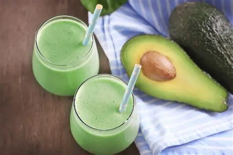 Avocado Smoothie Recipe: 5 Ingredients - Cool Web Fun