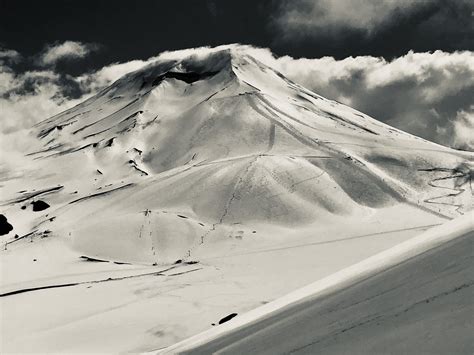 Skiing in Chile - Arctos Guides