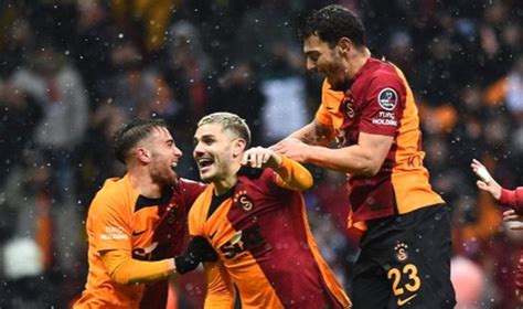 Kaan Ayhan N Galatasaray Daki Ak Beti Belli Oldu Spor Hha