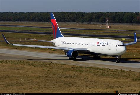 N189DN Delta Air Lines Boeing 767 332 ER WL Photo By Tomas Milosch