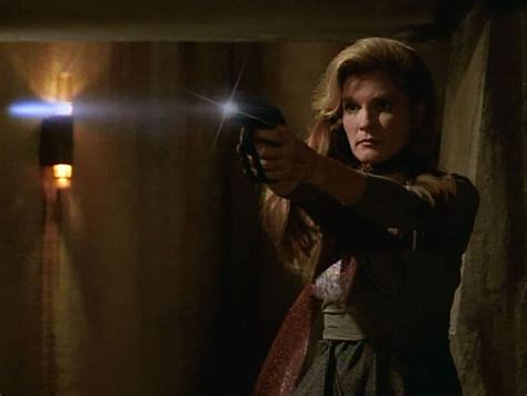 Voyager 2x12 Resistance Janeway Firing On A Soldier Star Trek