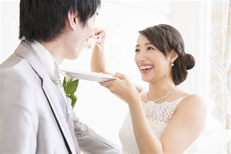 ケーキ入刀の代わりになるウェディングケーキを使う演出アイデア 結婚式準備com