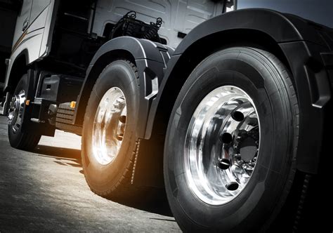 A Guide To Semi Truck Tires Sizes And Types Bozz Towing And Diesel