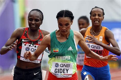 Athletics Ethiopias Gidey Upstages Hassan To Win Womens World 10