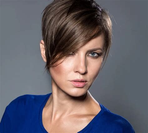 35 Stately Short Layered Bob Hairstyles To Try In 2024