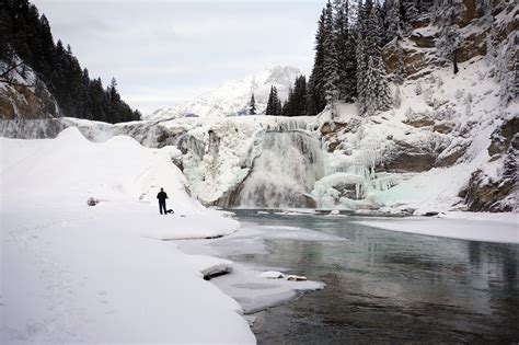 Winter Walks with Photo Ops in the Mountains - Avenue Calgary