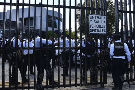 Polic As De Campeche Mantienen Tomadas Las Instalaciones De La Spsc En