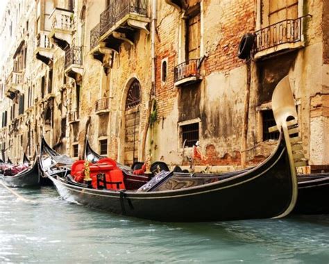 Veneza conheça a história de suas gôndolas