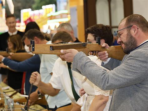 Coburger Vogelschie En Das Sch Tzenfest Startet