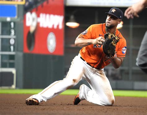 Houston Astros: José Abreu placed on IL with back inflammation