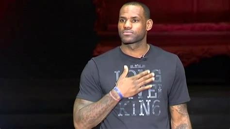 Lebron James Signs Lifetime Contract With Nike